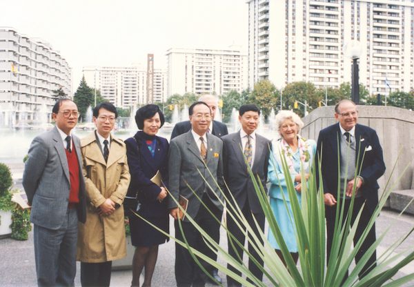 1991: The Urban Services Department (USD) plans to set up the HKFA. Tony Ma, Chief Manager of the USD, goes on a research visit to film archives in North America with Urban Councillors.