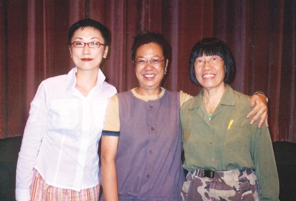 2003年8月17日，「许鞍华的人间异境」之「撞正许鞍华」座谈会，（左起）刘天兰、许鞍华、李乐诗。