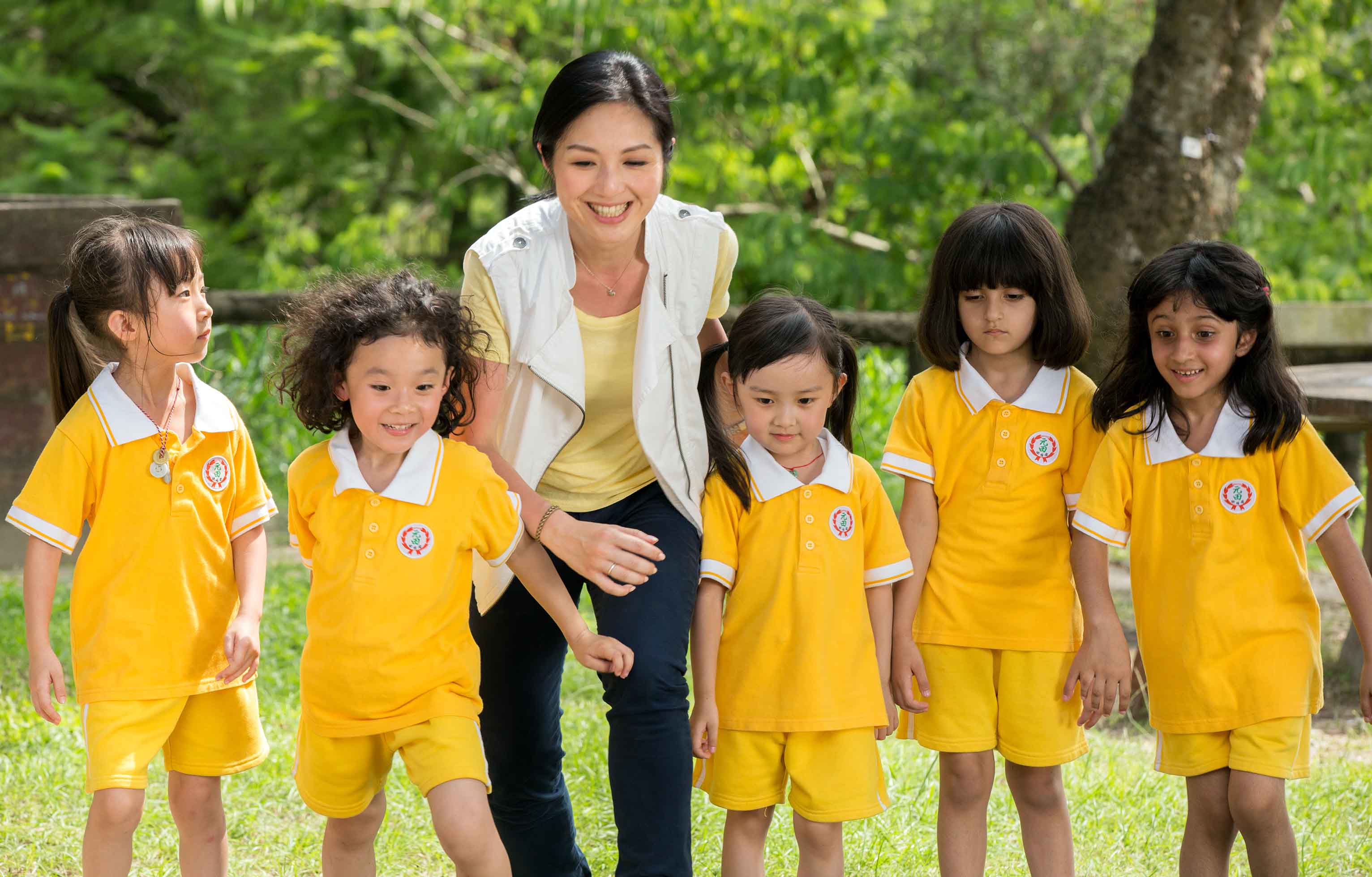 《五个小孩的校长》（2015）